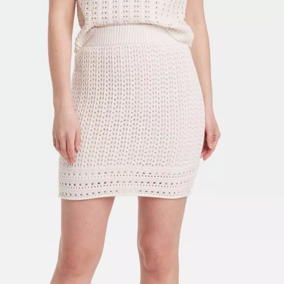 NWT, SZ L, Cotton Blend Crochet Mini SKIRT, Ivory - Picture 2 of 3